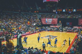 u球体育APP-阿尔卡拉斯赛点兑现，巴塞罗那淘汰那不勒斯晋级四强，主帅激动落泪