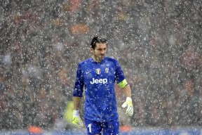 u球体育下载-总决赛最新形势：迈阿密热火高居榜首，辽宁男篮强势追赶，冠军归属成迷